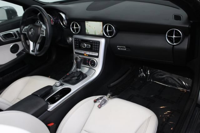 Used 2014 Mercedes-Benz SLK 250 image 28
