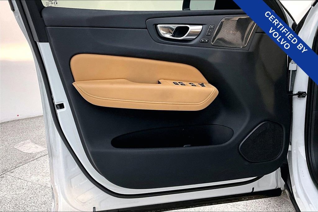 Used 2023 Volvo XC60 B5 Ultimate w/ Protection Package Premier image 23