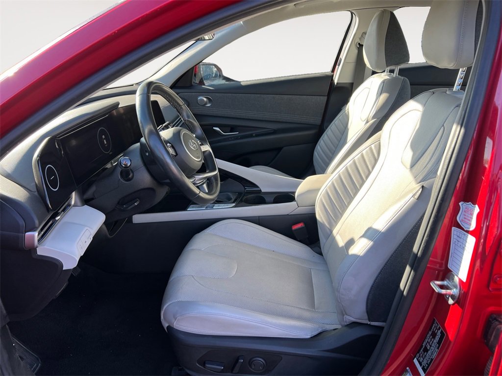 Used 2023 Hyundai Elantra Limited image 9