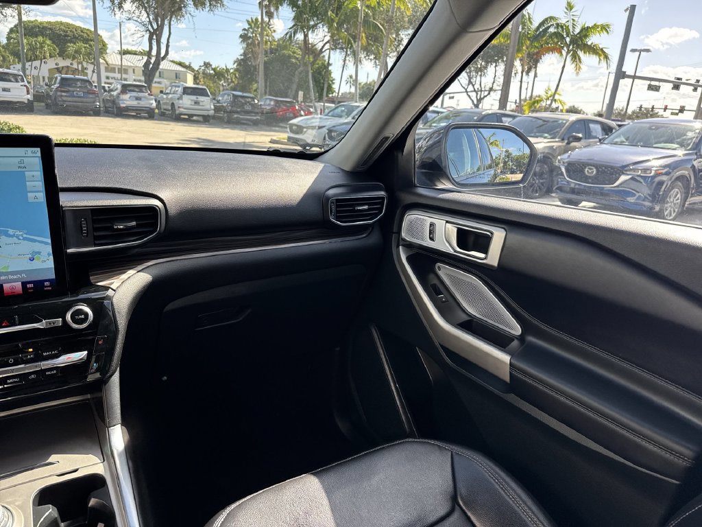 Used 2023 Ford Explorer Limited w/ Limited Technology Package RWD image 15