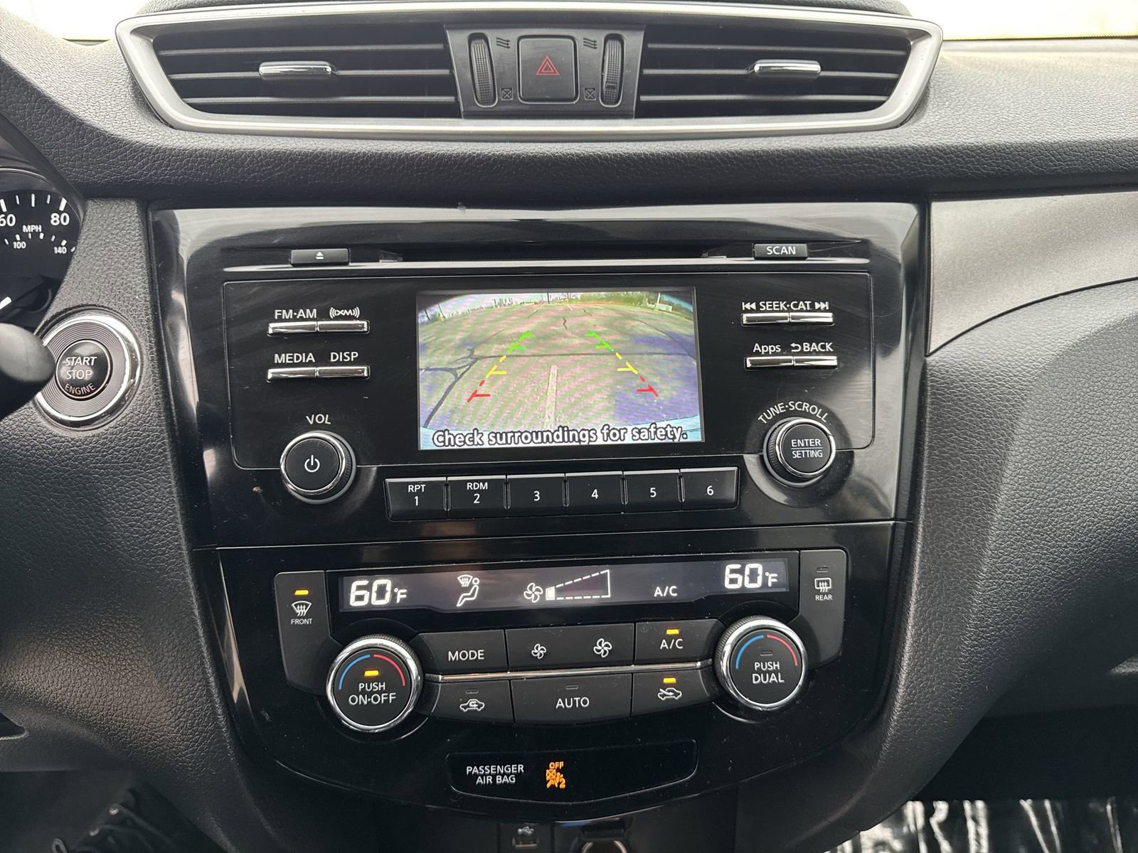 Used 2016 Nissan Rogue SV image 15