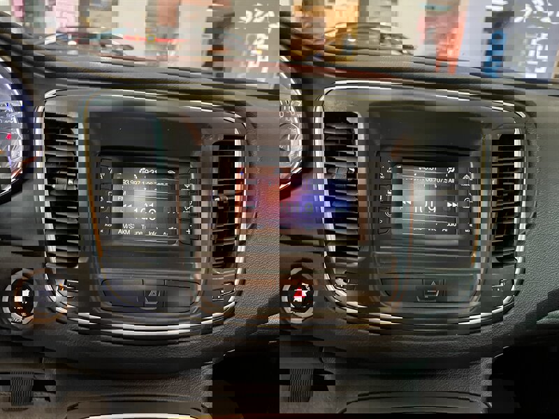 Used 2015 Chrysler 200 Limited w/ Convenience Group image 18