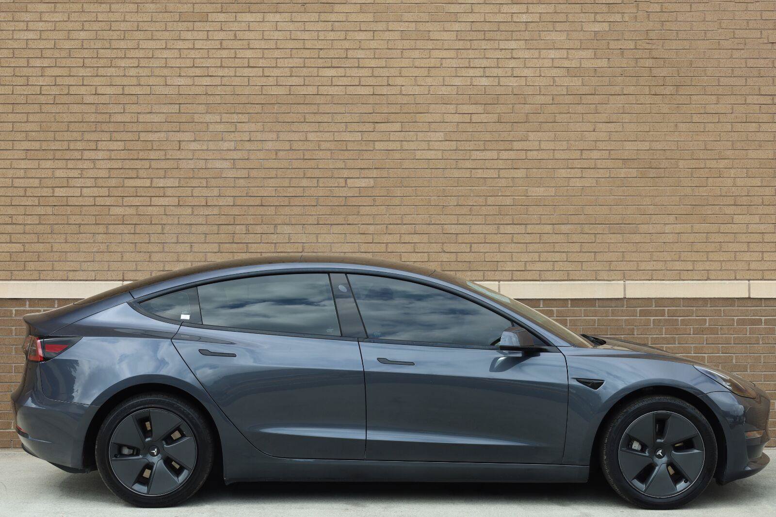 Used 2023 Tesla Model 3 Standard Range RWD image 3