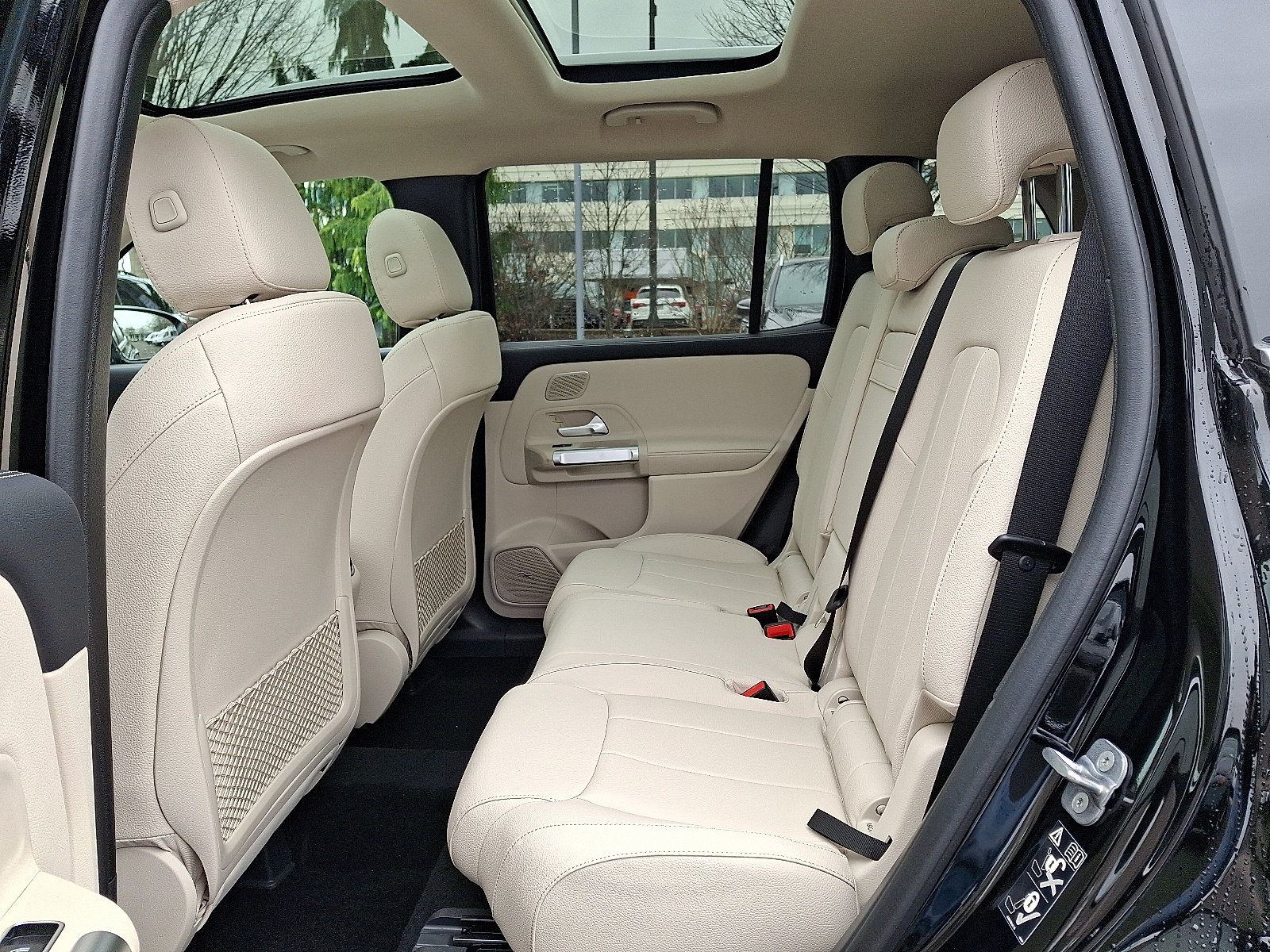 New 2026 Mercedes-Benz GLB 250 4MATIC image 8