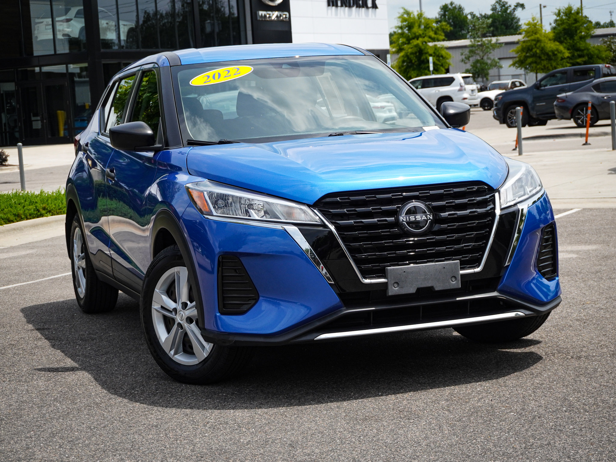 Used 2022 Nissan Kicks S FWD image 2