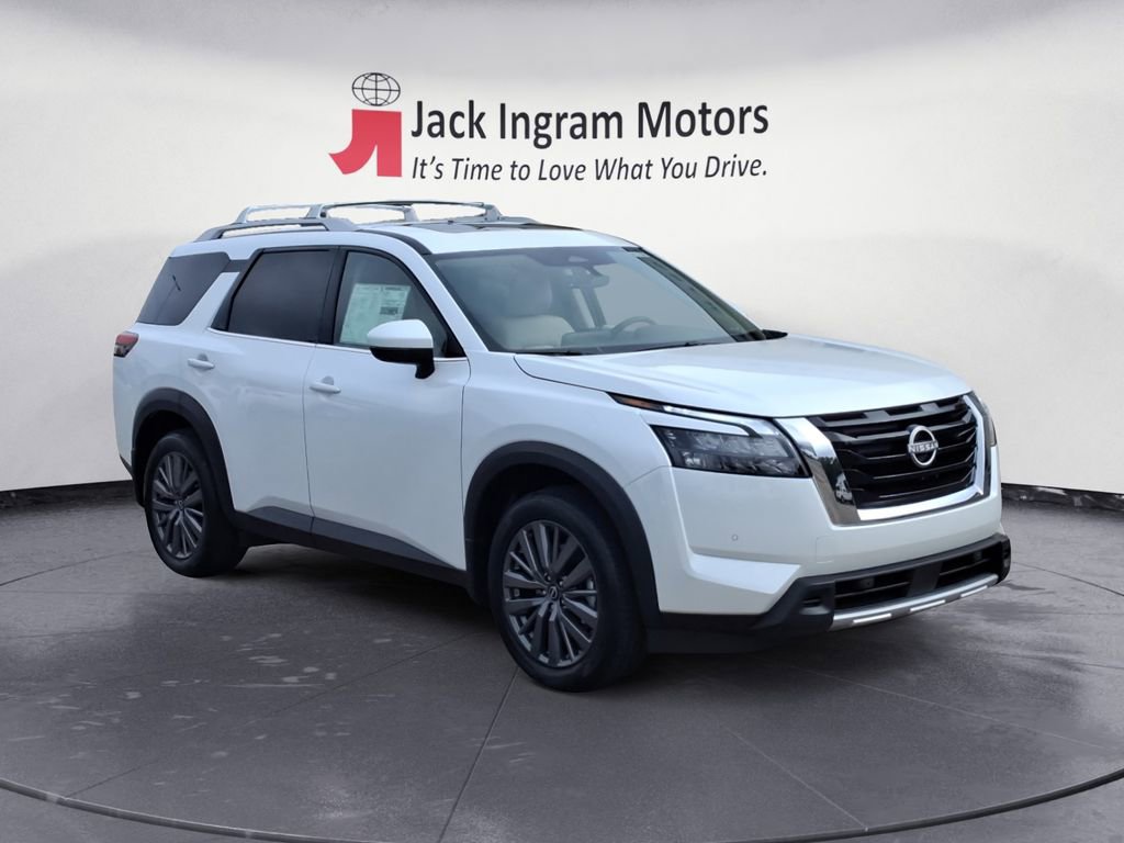 New 2025 Nissan Pathfinder SL image 7
