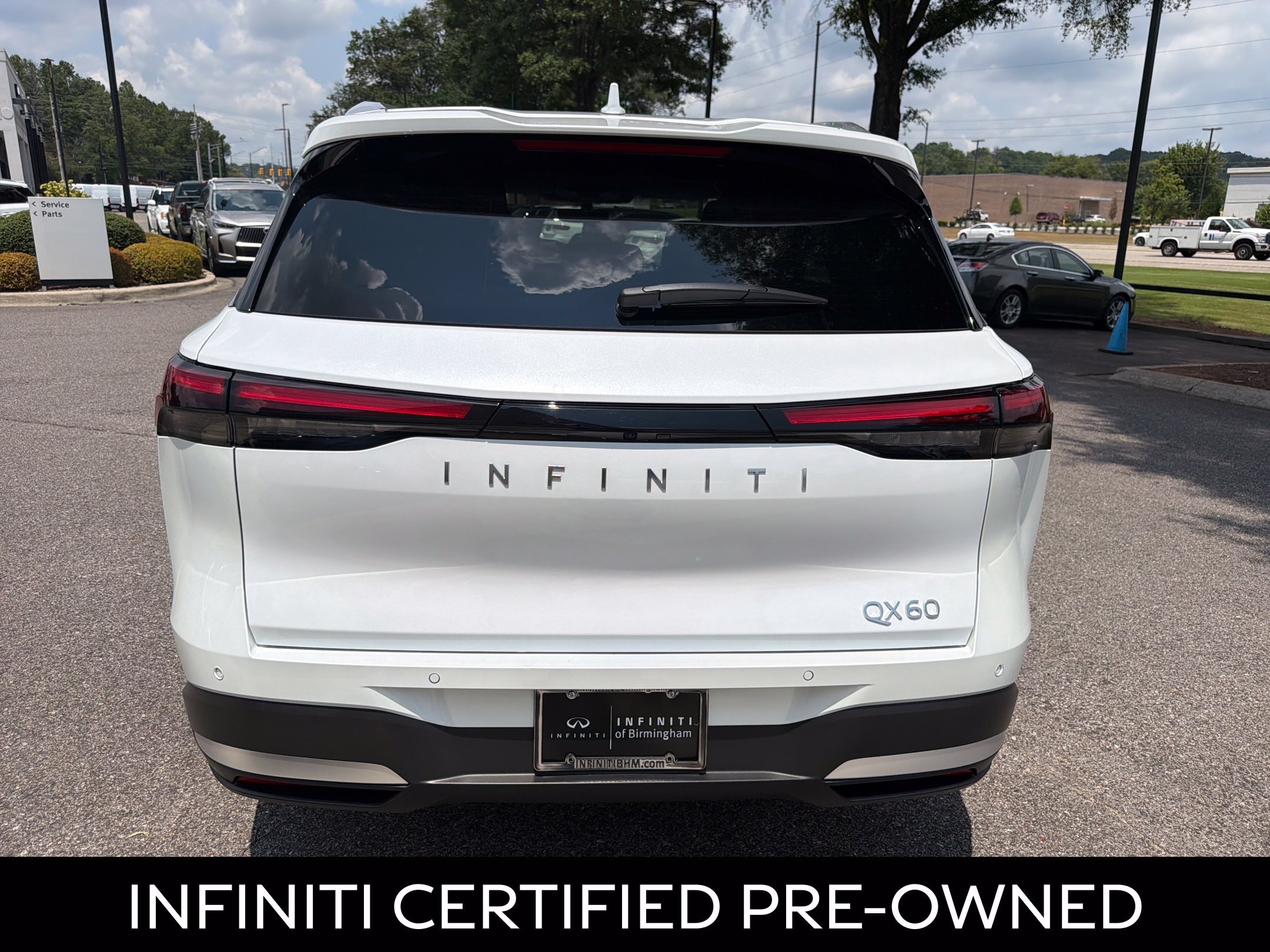 Certified 2026 INFINITI QX60 Luxe w/ Cargo Package FWD image 11