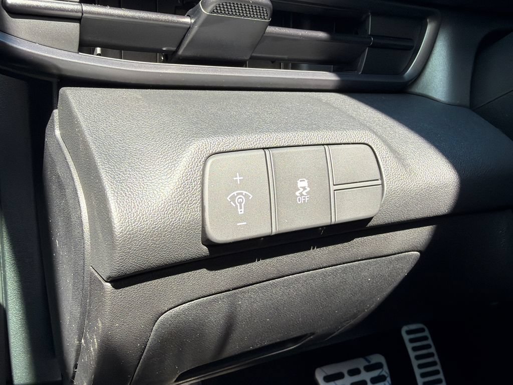 New 2026 Hyundai Elantra Sport FWD image 30