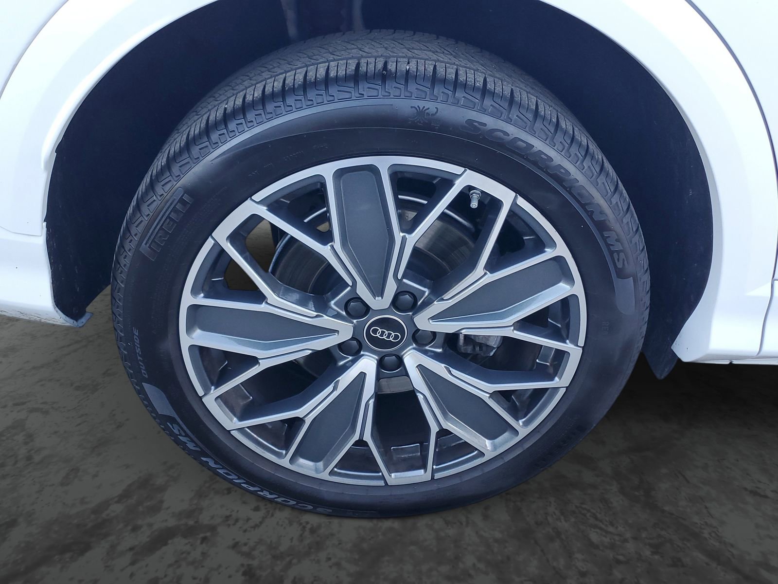 Used 2025 Audi Q5 Premium Plus w/ Premium Plus image 5