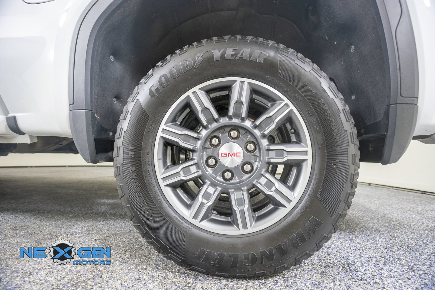 Used 2024 GMC Sierra 1500 AT4 w/ Technology Package AWD/4WD image 46