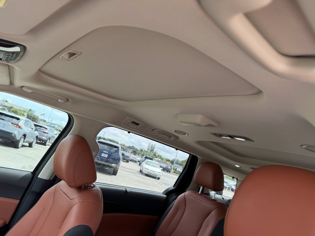 Certified 2026 Kia Carnival SX FWD image 24