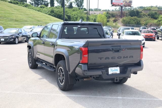 Used 2024 Toyota Tacoma TRD Off-Road w/ TRD Off Road Premium Package AWD/4WD image 6