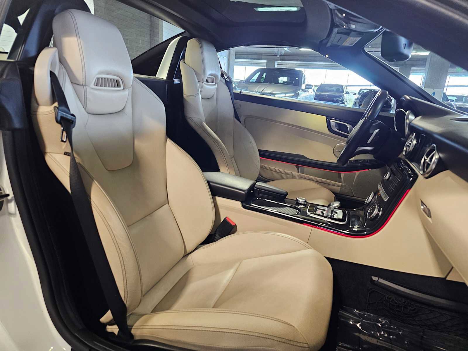 Used 2019 Mercedes-Benz SLC 300 image 30