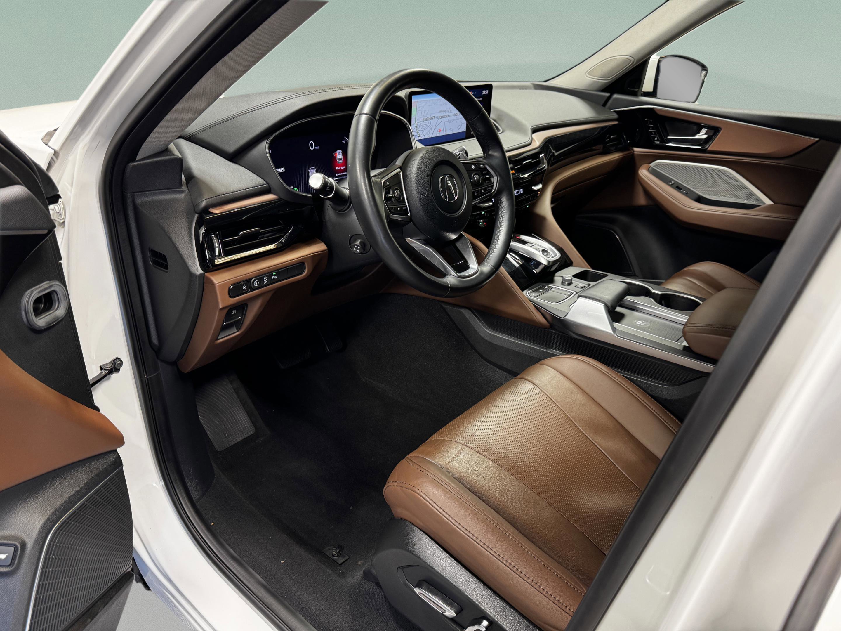 Certified 2023 Acura MDX FWD w/ Technology Package image 9