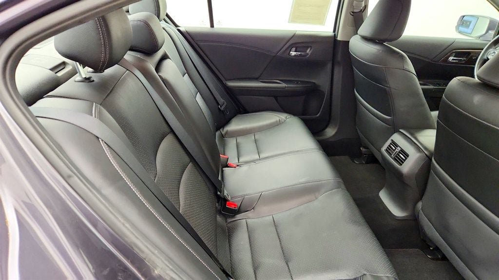 Used 2017 Honda Accord EX-L image 22