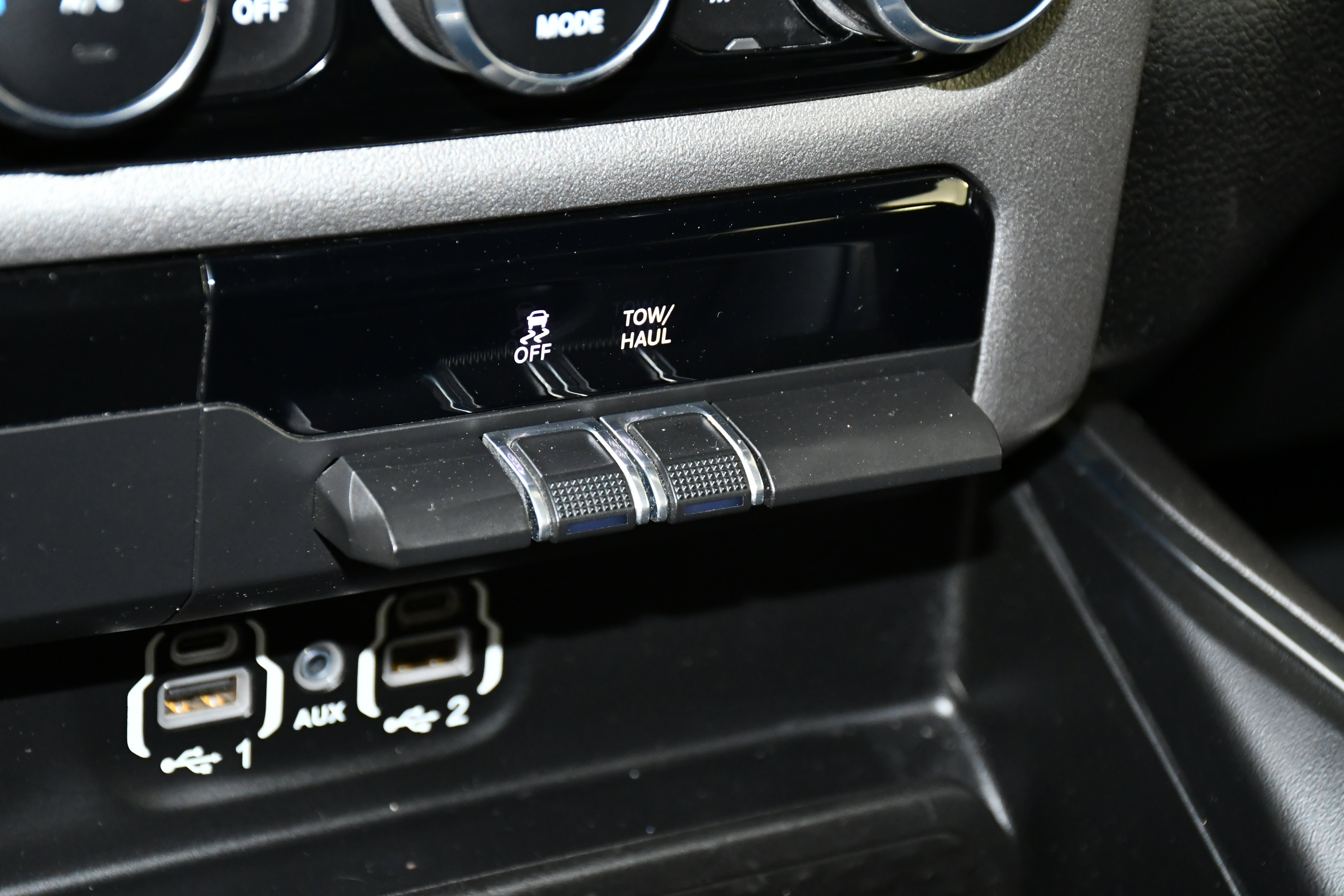 Used 2024 RAM 1500 Laramie image 32