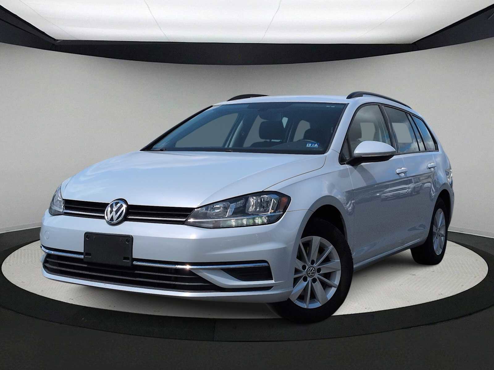 Used 2018 Volkswagen Golf S FWD image 1