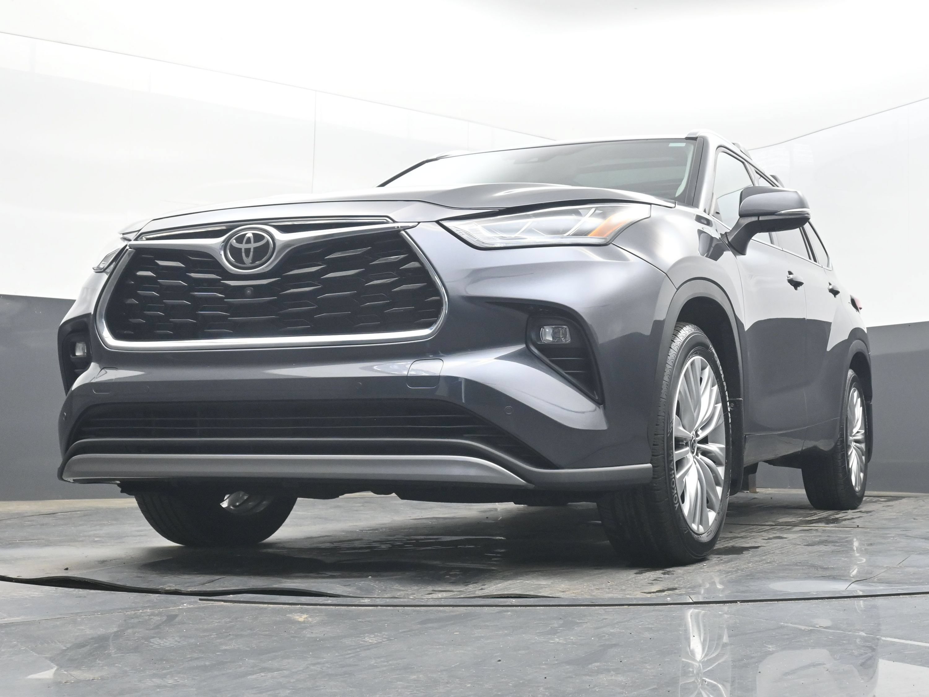 Used 2022 Toyota Highlander Platinum AWD/4WD image 23