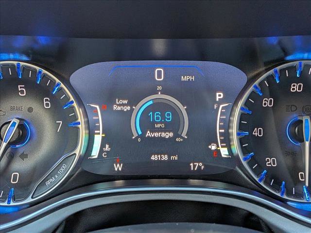 Used 2025 Chrysler Pacifica Limited FWD image 11