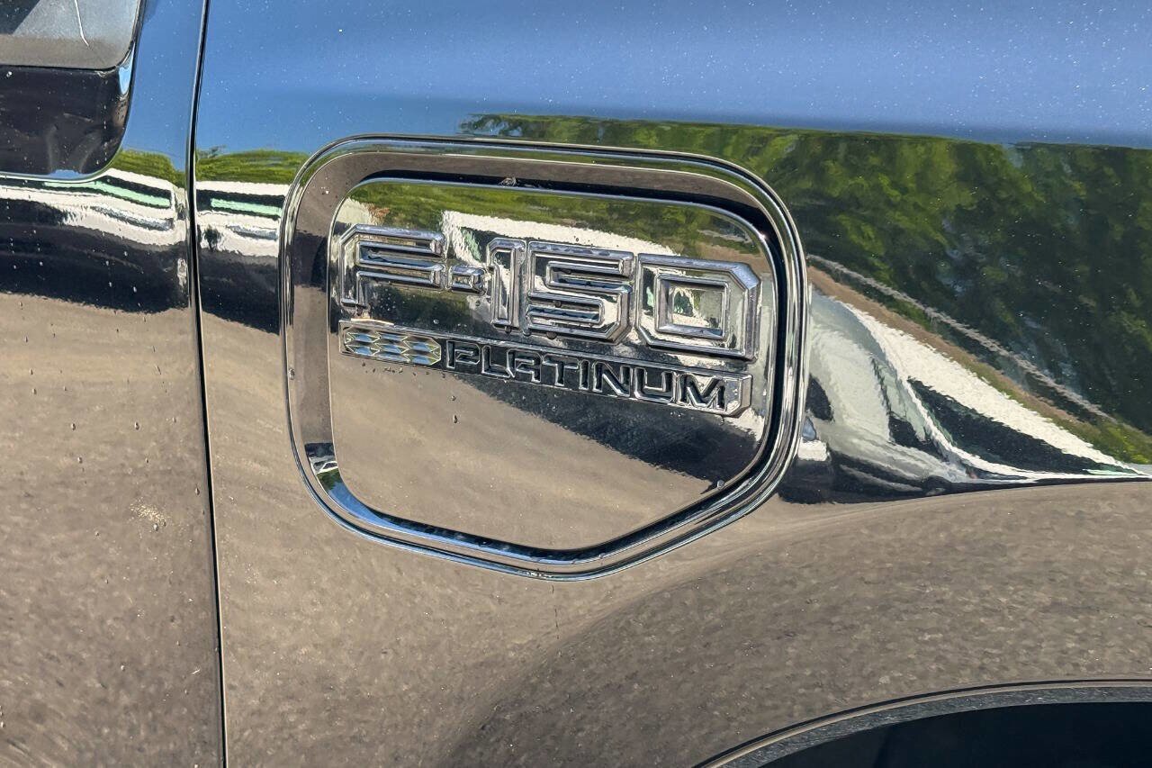 Used 2022 Ford F150 Lightning Platinum AWD/4WD image 11