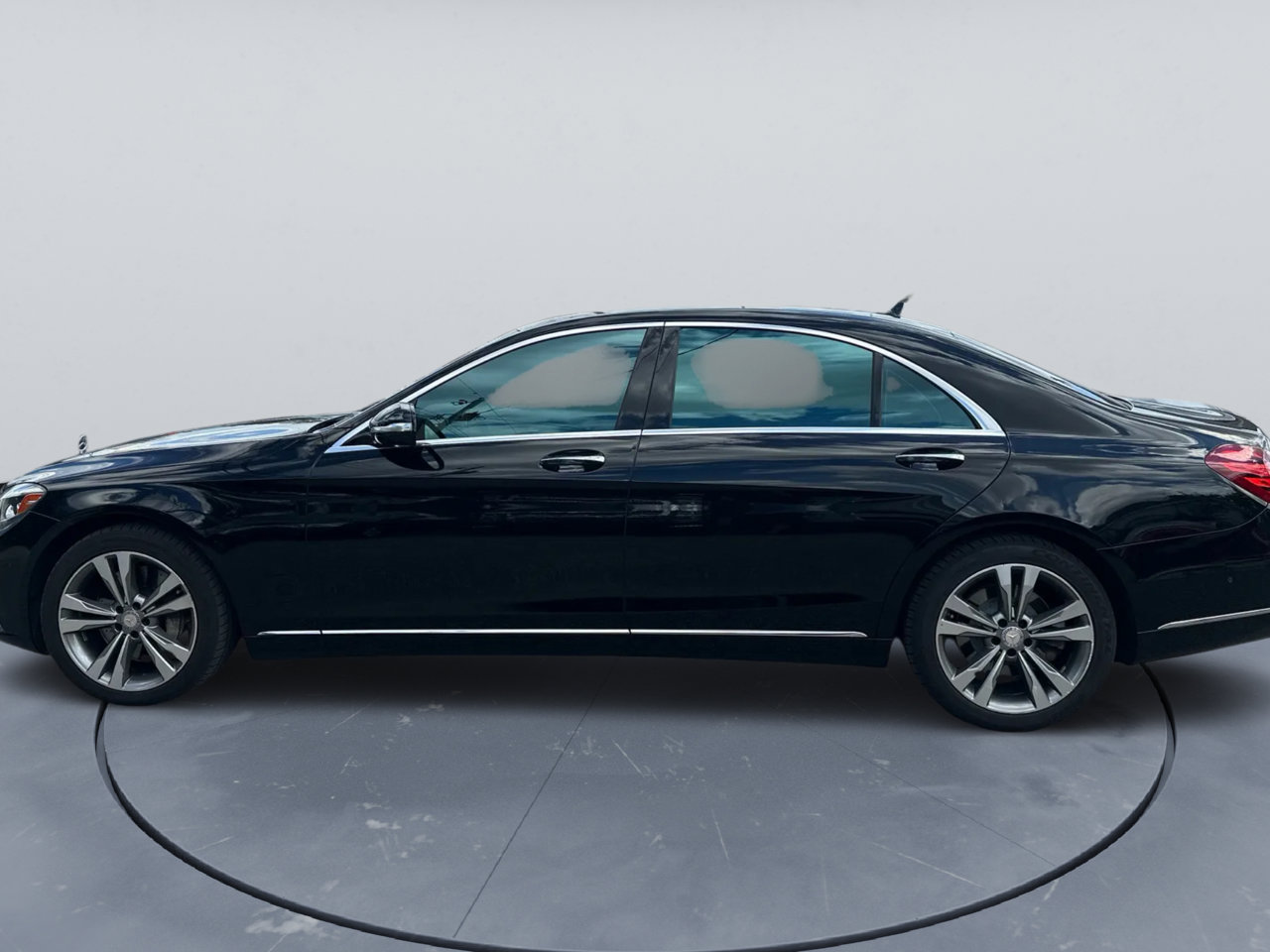 Used 2014 Mercedes-Benz S 550 Sedan image 4