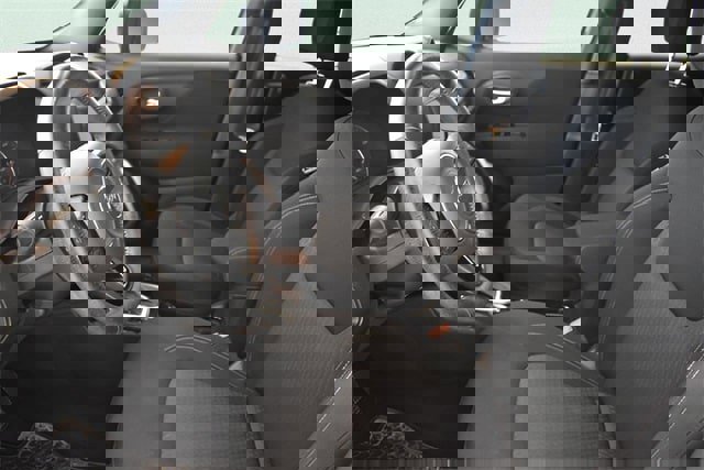 Used 2021 Jeep Renegade Latitude w/ Sun & Sound Group image 24