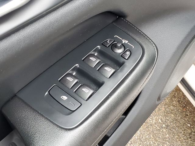 Used 2024 Volvo S60 B5 Core image 26