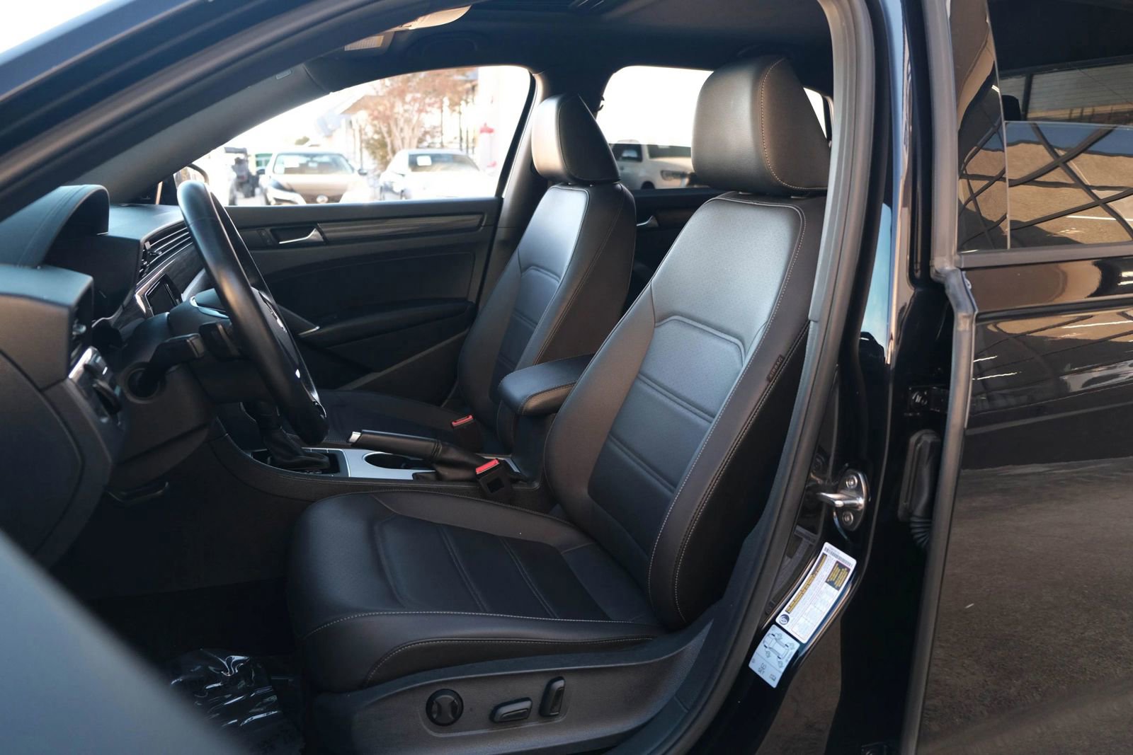 Used 2022 Volkswagen Passat 2.0T R-Line FWD image 12