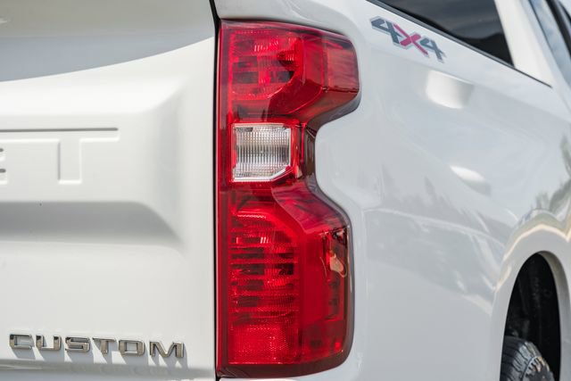Used 2023 Chevrolet Silverado 1500 Custom AWD/4WD image 8