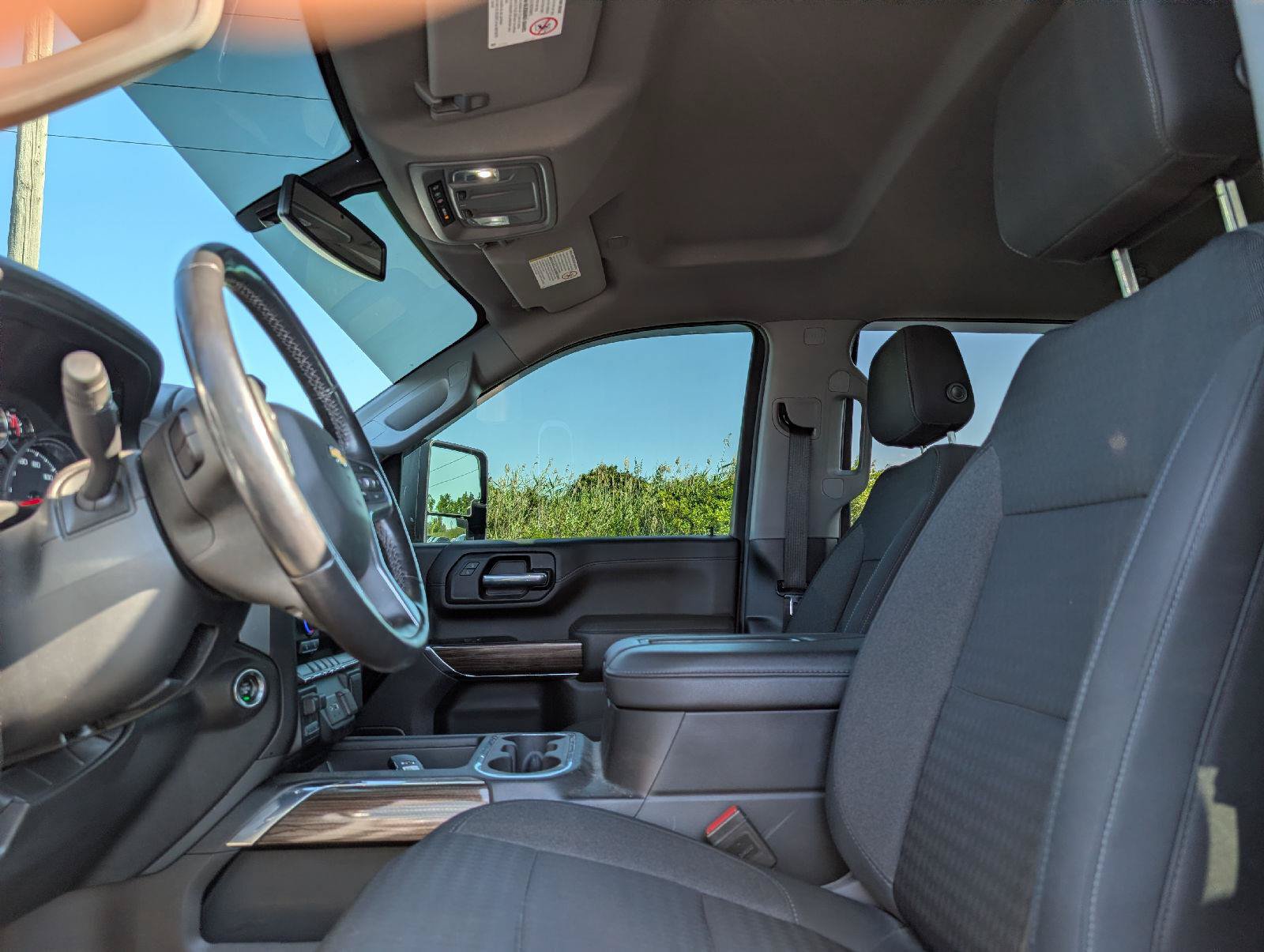 Used 2022 Chevrolet Silverado 2500 LT w/ Convenience Package AWD/4WD image 9