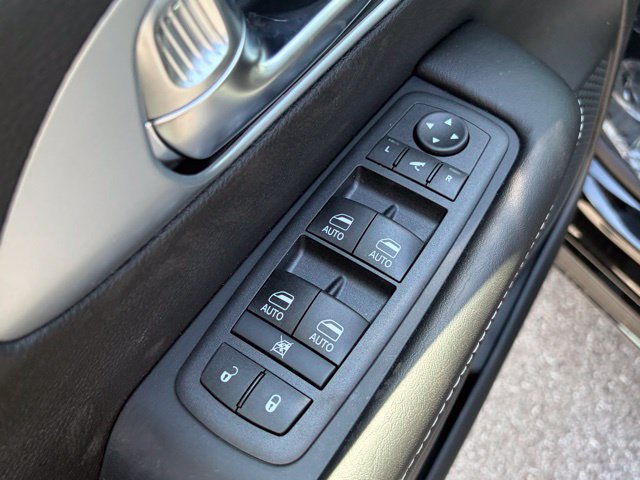 New 2026 Chrysler Pacifica Limited FWD image 12