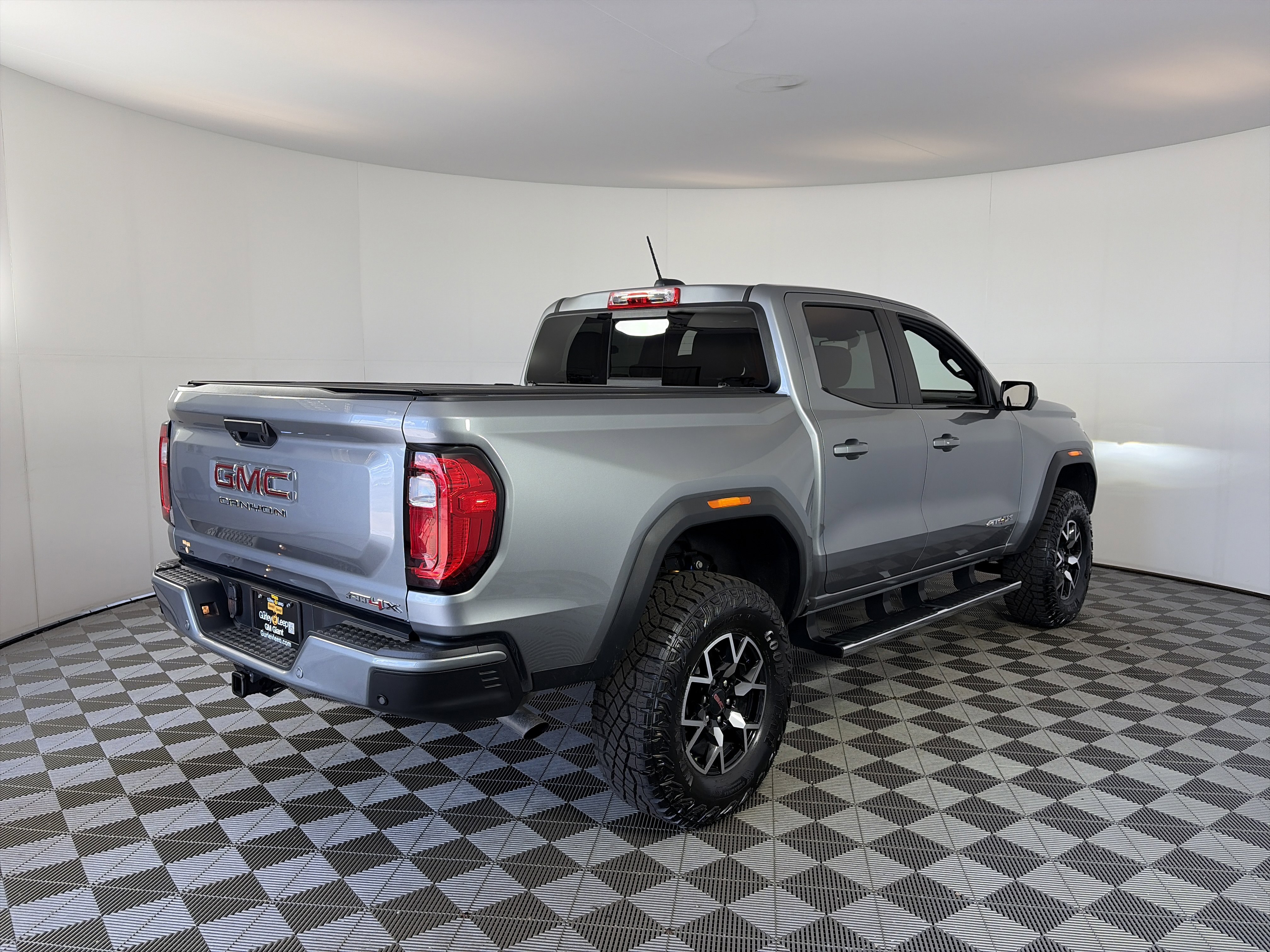 Certified 2025 GMC Canyon AT4 w/ AT4X Package AWD/4WD image 10