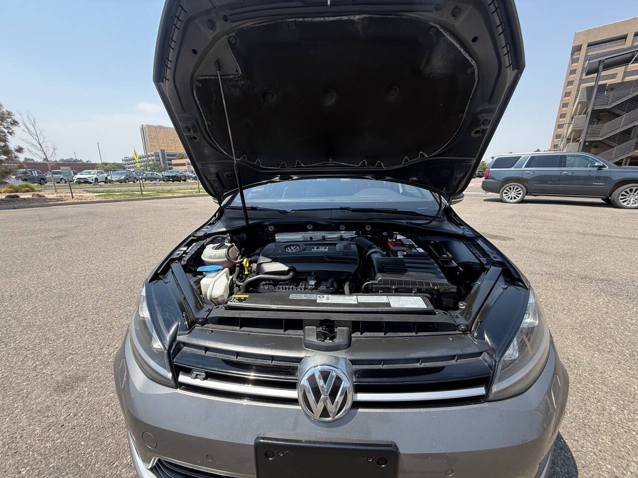 Used 2017 Volkswagen Golf R 4-Door AWD/4WD image 30