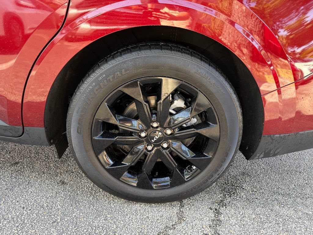 Certified 2024 Kia Carnival SX Prestige FWD image 9