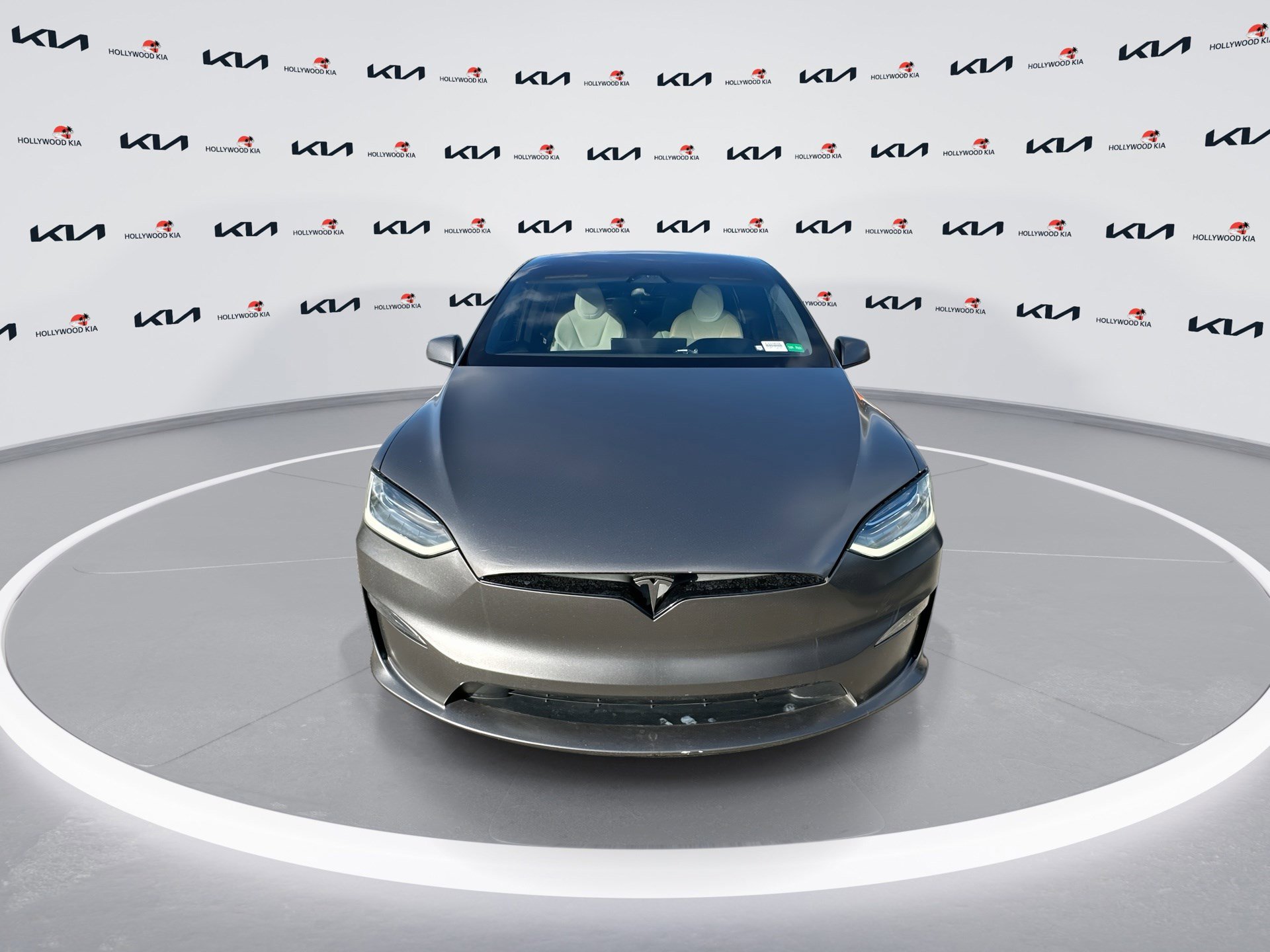 Used 2022 Tesla Model X Plaid image 3