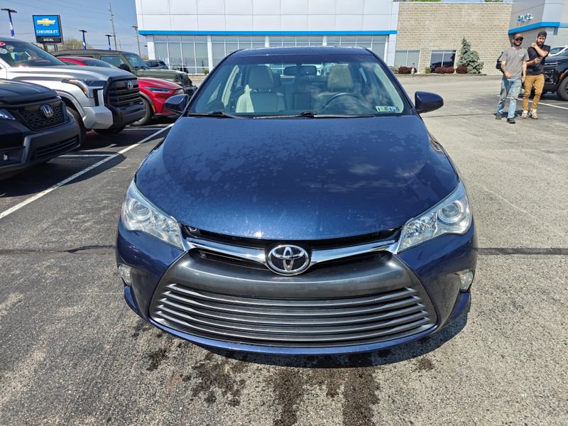 Used 2015 Toyota Camry XLE w/ Moonroof Package FWD image 2