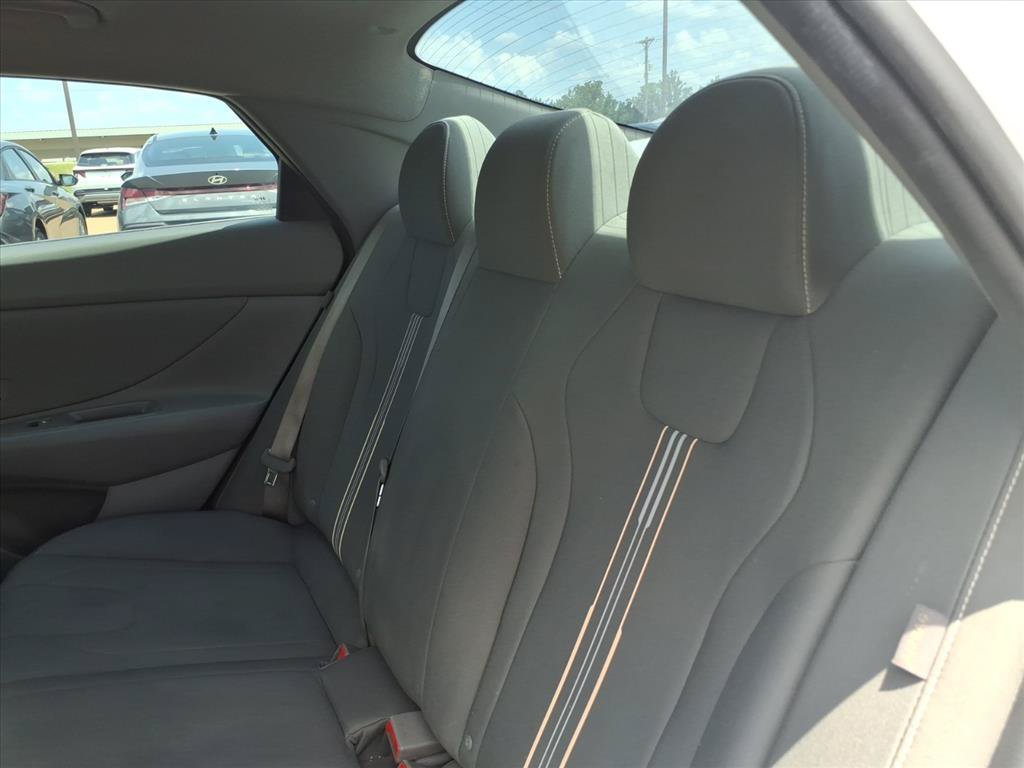 Used 2025 Hyundai Elantra Sport FWD image 12