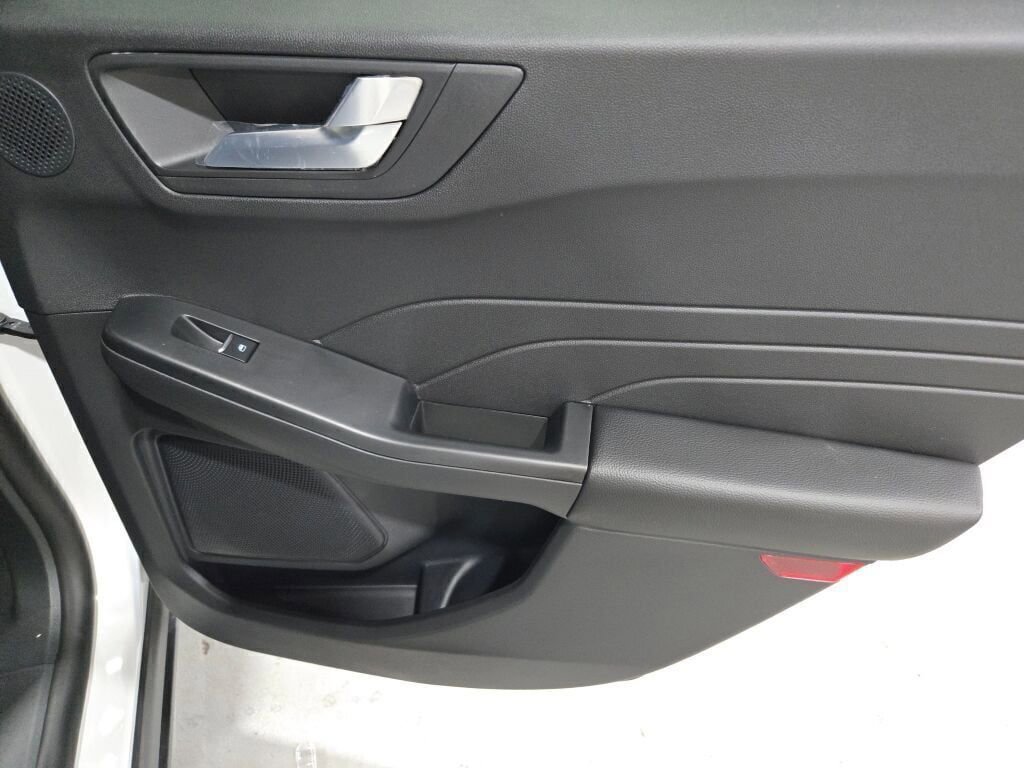 New 2025 Ford Escape ST-Line Elite w/ Tech Pack #2 image 9
