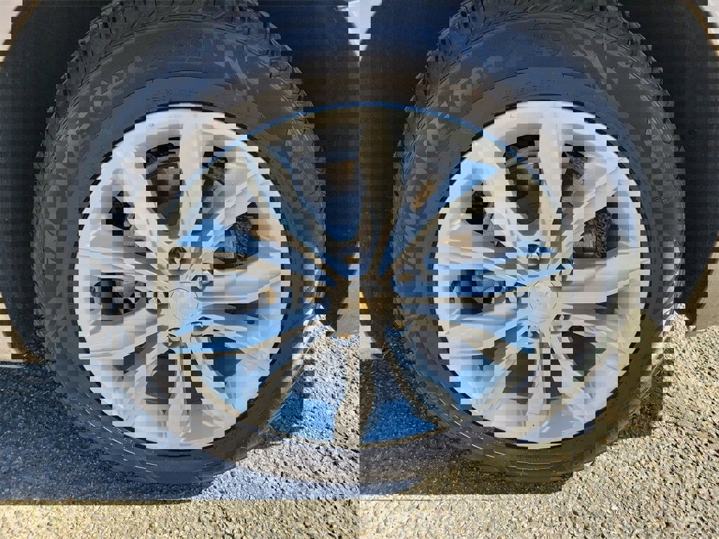 Used 2024 Chevrolet Malibu LT image 11