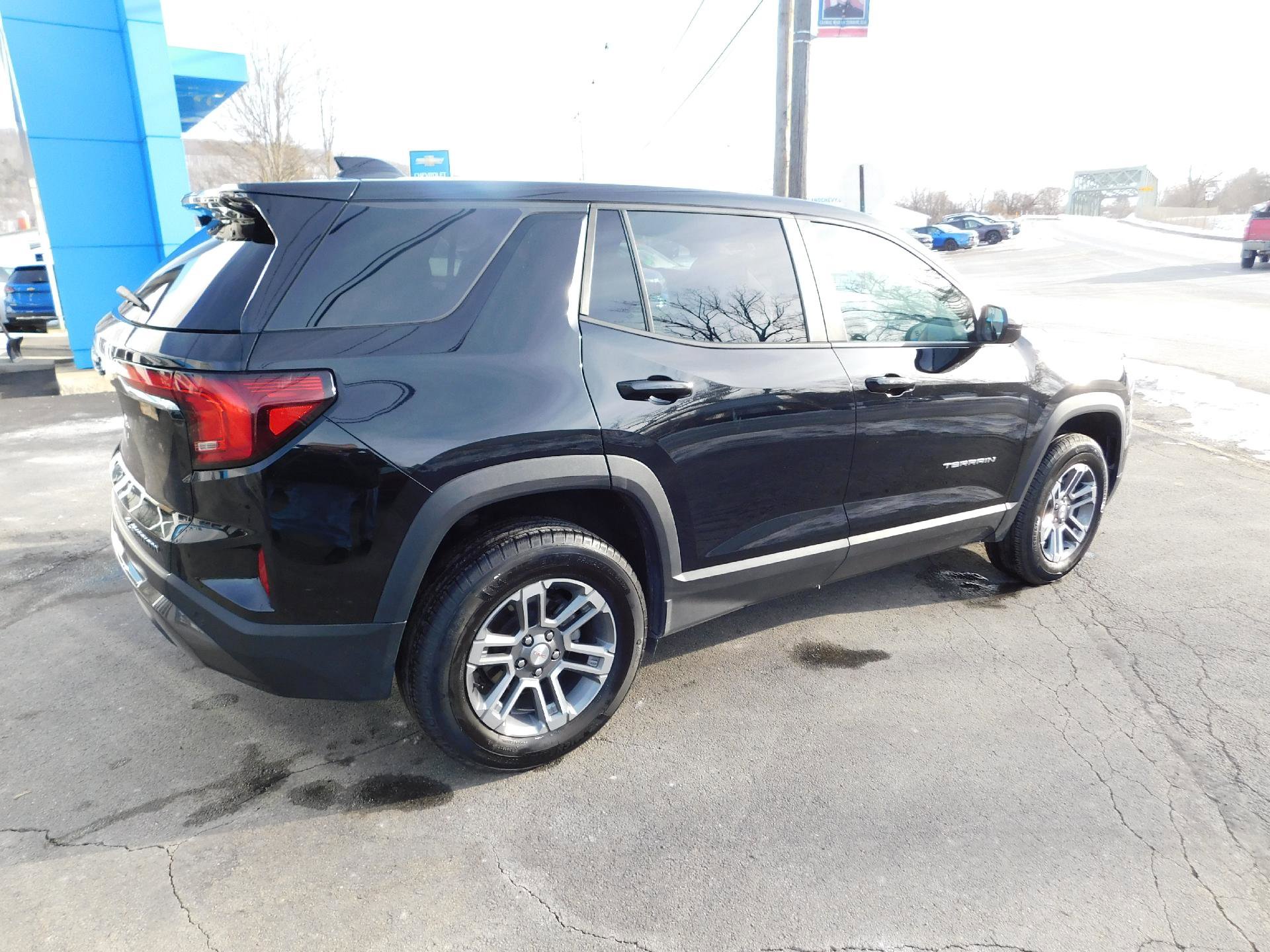 Used 2025 GMC Terrain Elevation image 7