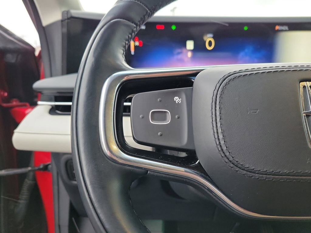 Certified 2024 Lincoln Nautilus Reserve image 24