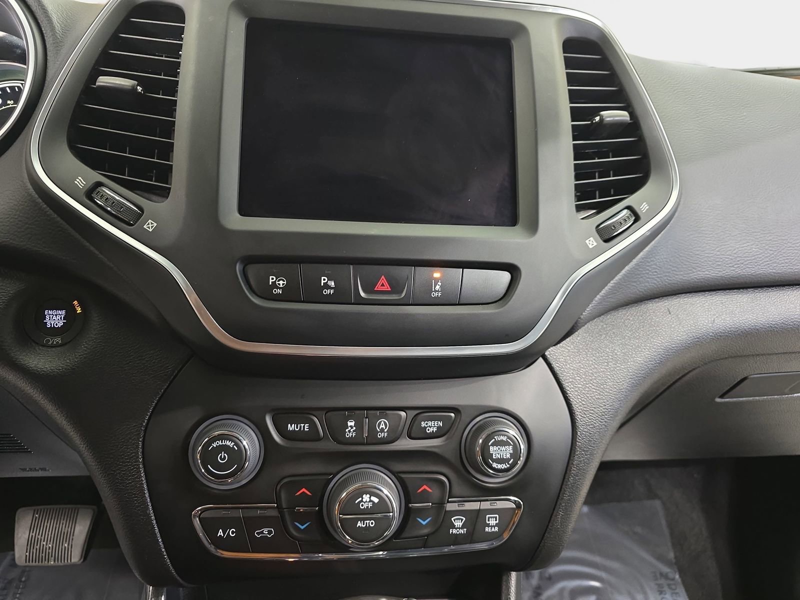 Used 2023 Jeep Cherokee Altitude Lux image 22