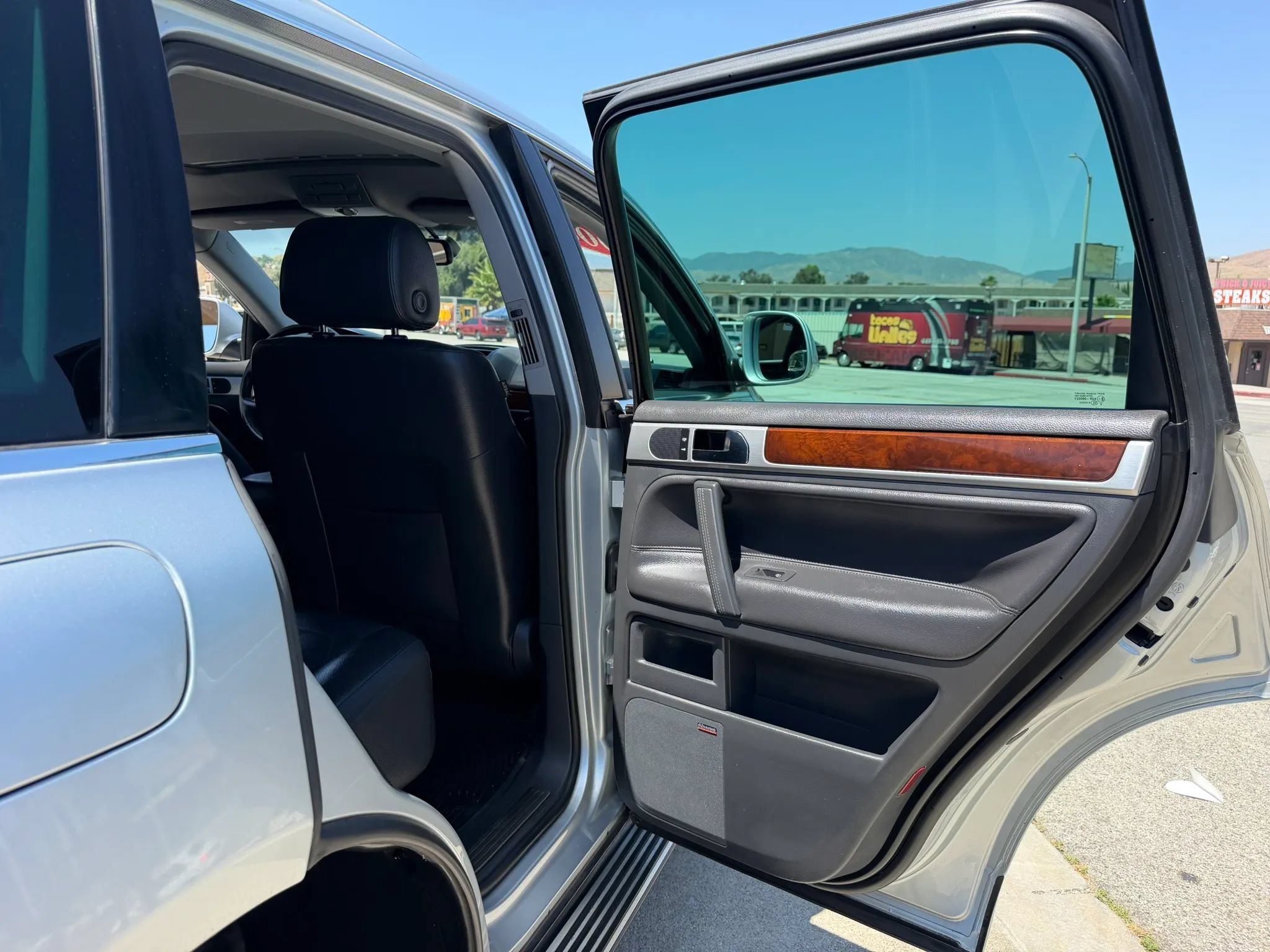 Used 2008 Volkswagen Touareg V6 AWD/4WD image 22