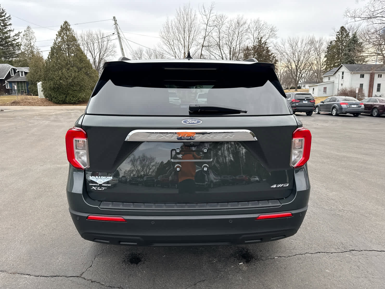 Used 2023 Ford Explorer XLT image 4