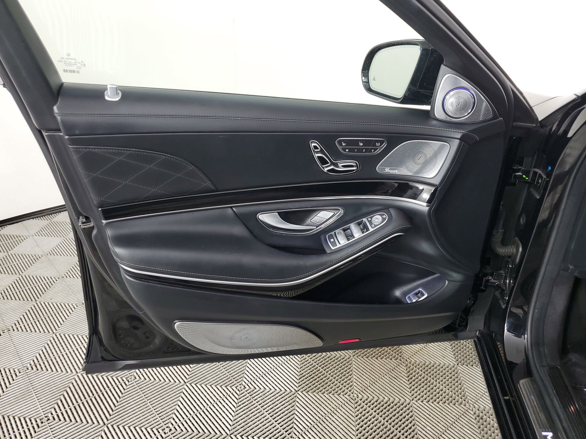 Used 2019 Mercedes-Benz Maybach S 650 image 23