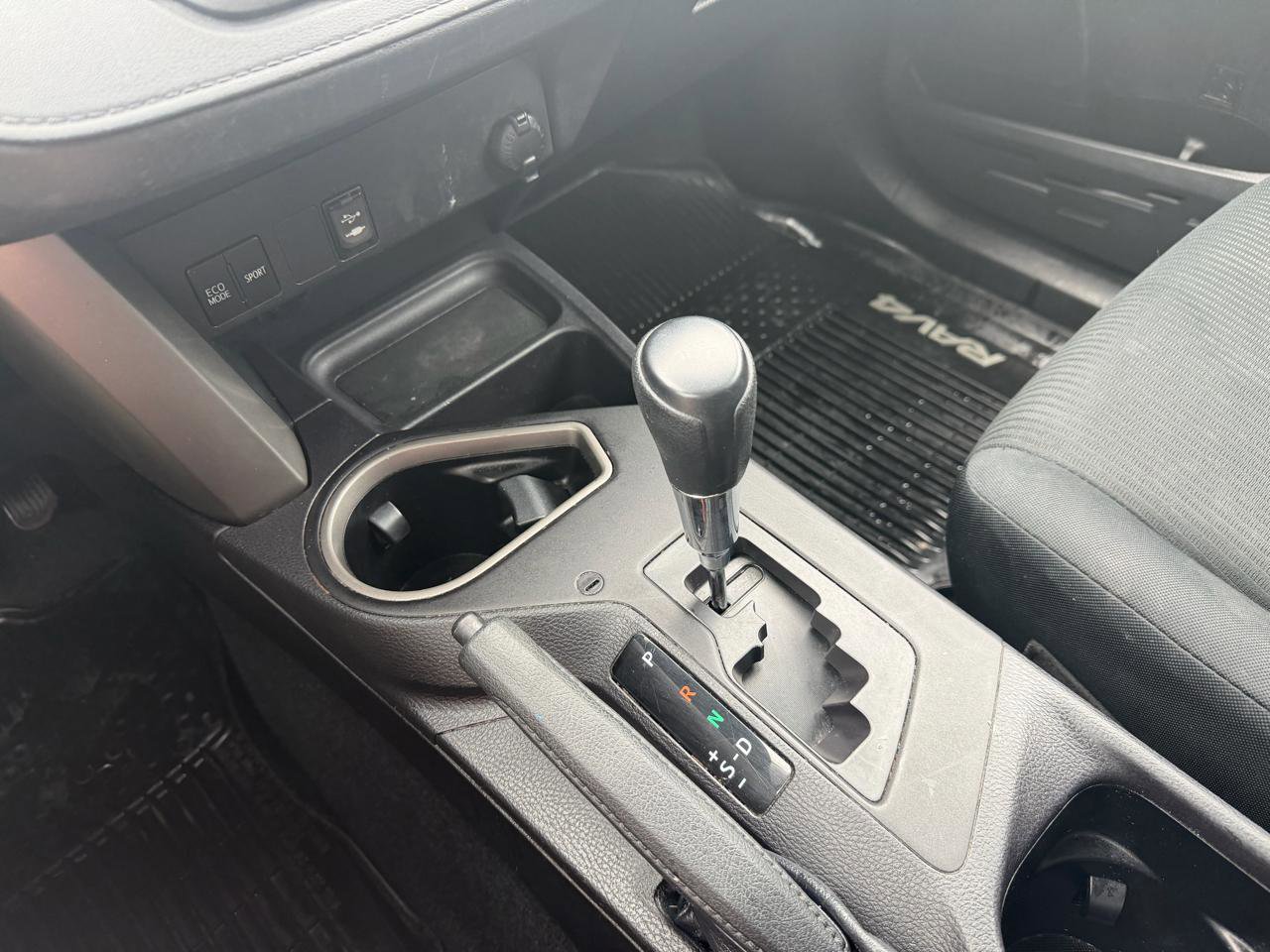 Used 2018 Toyota RAV4 LE w/ All Weather Liner Package image 21