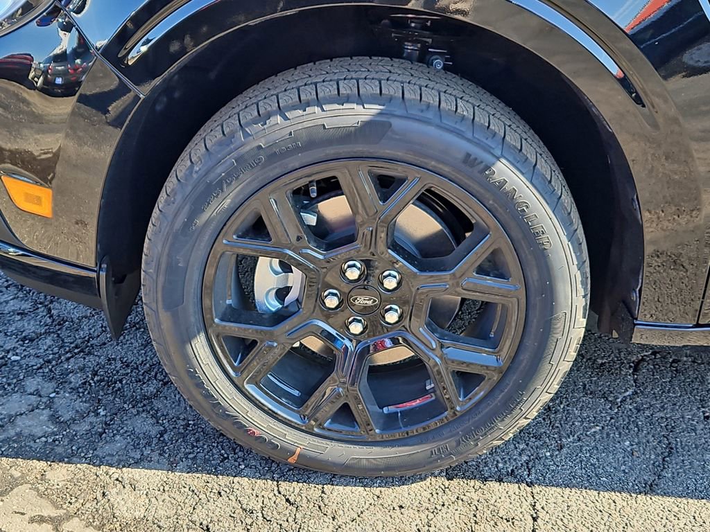 New 2026 Ford Maverick Lobo image 17