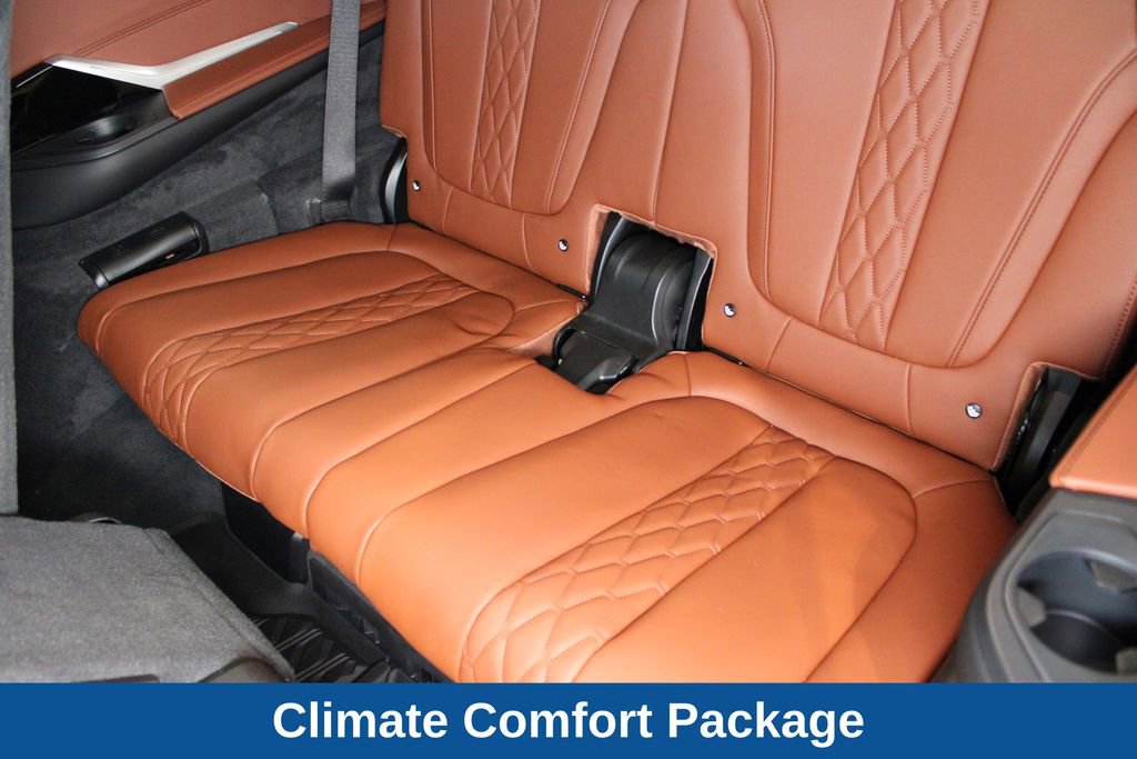 Used 2025 BMW X7 M60i AWD/4WD image 22