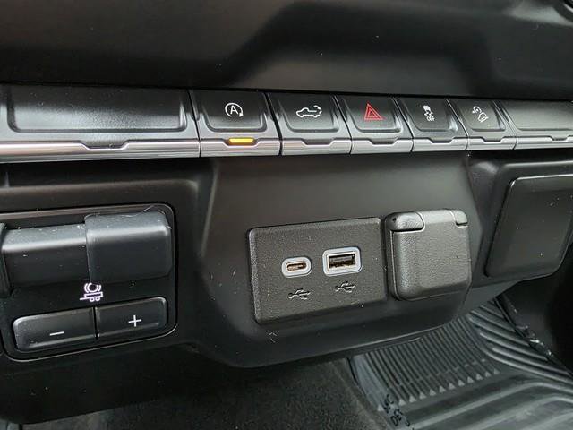 Used 2020 Chevrolet Silverado 1500 RST AWD/4WD image 23