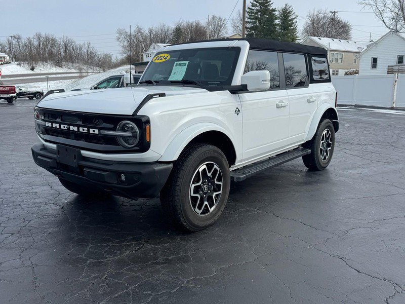 Used 2024 Ford Bronco Outer Banks AWD/4WD image 3
